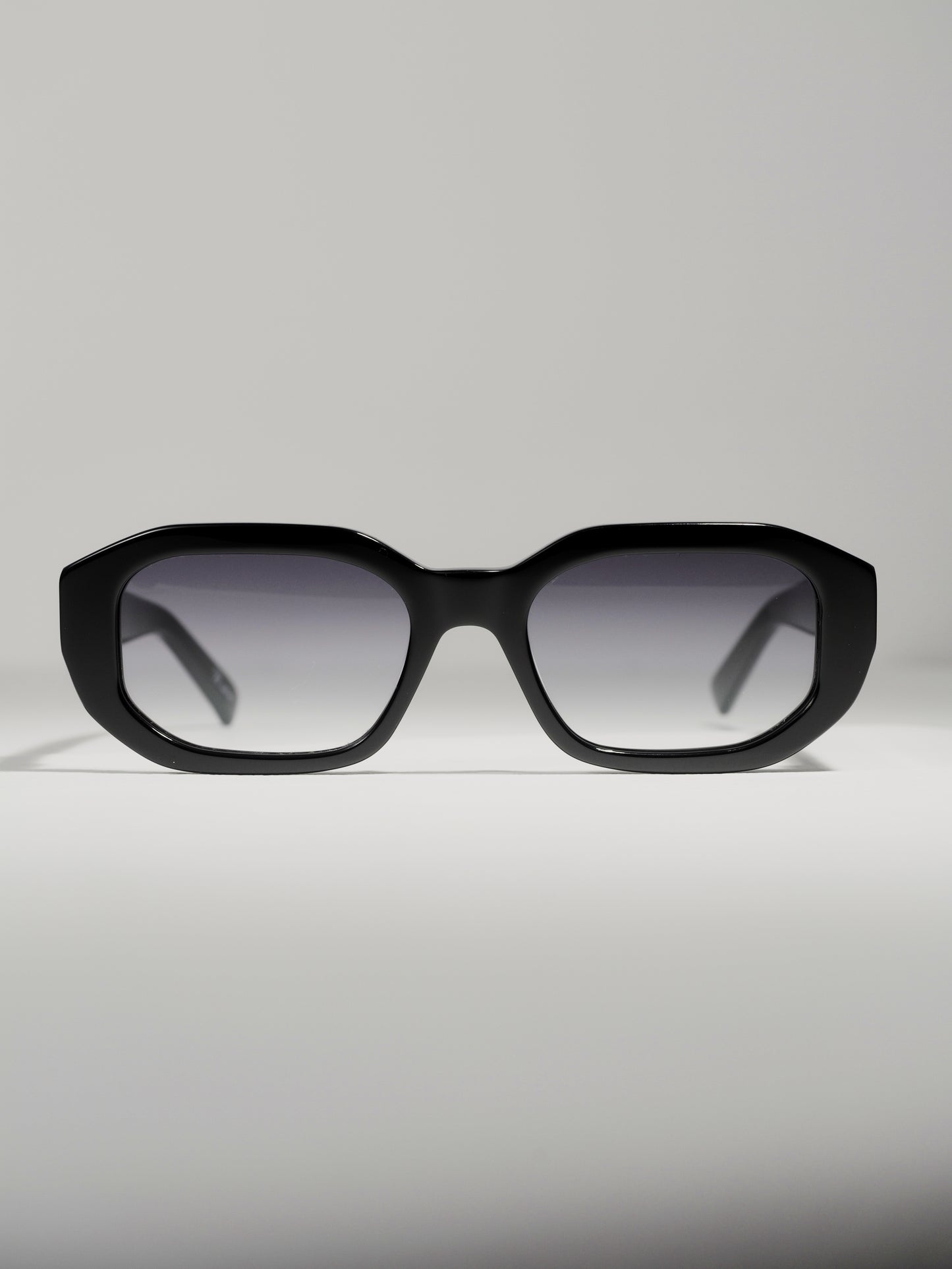 UNO V3 - BLACK SMOKE