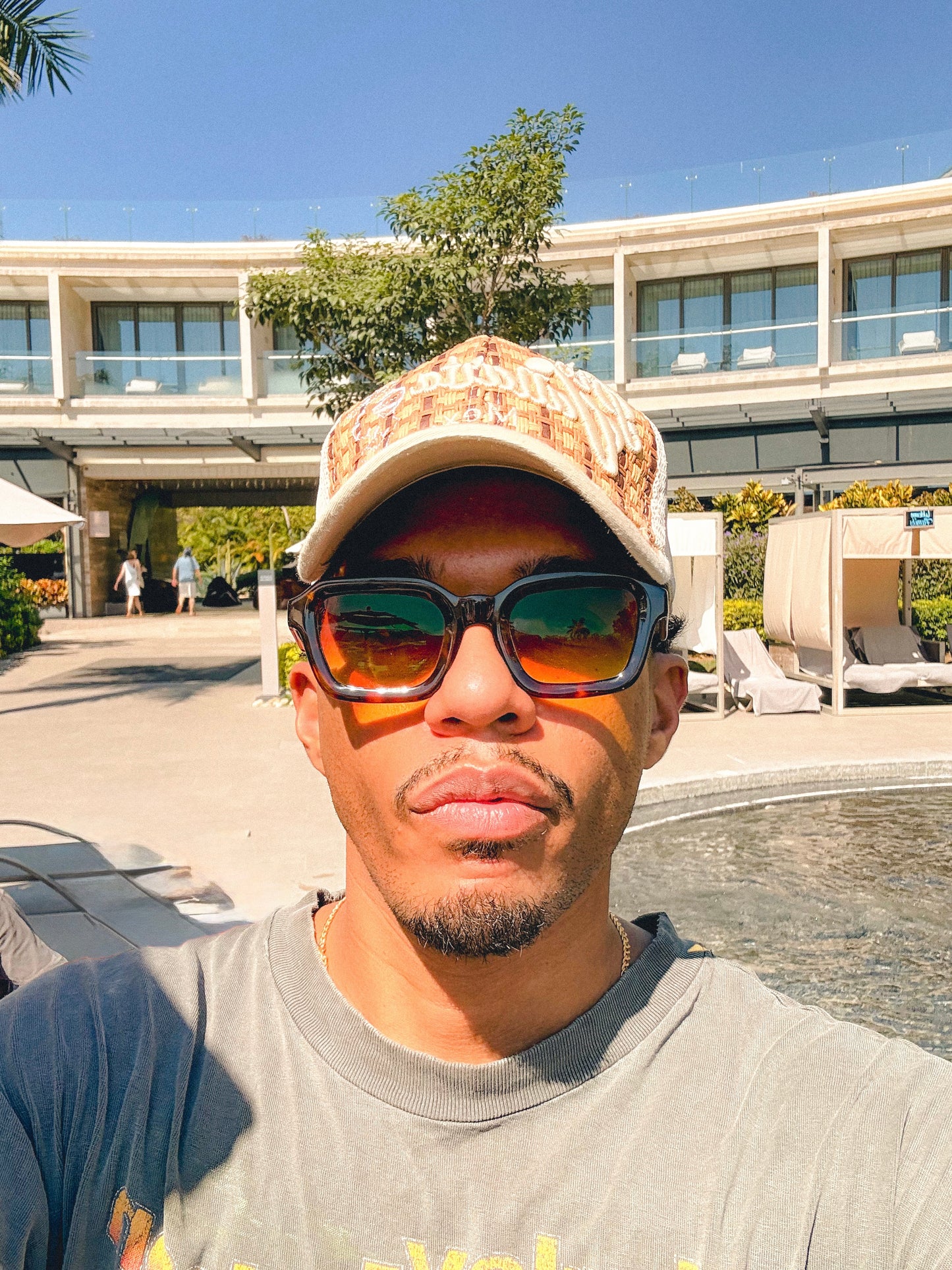 NOVELIST V2 - SUNSET CAFÉ